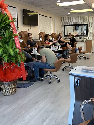 12 Lyna Nails Spa