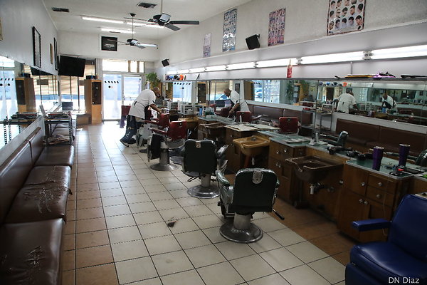 01 Stylesville Barber
