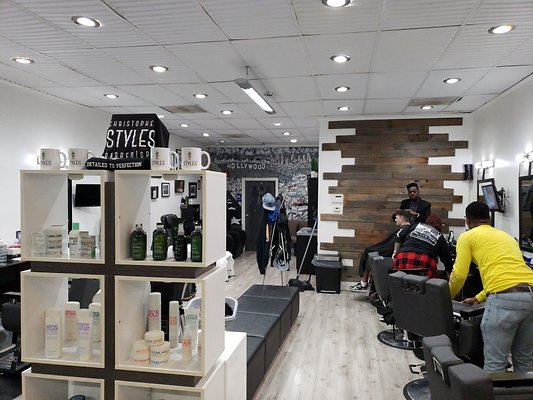 06 Christopher Styles Barber Spa