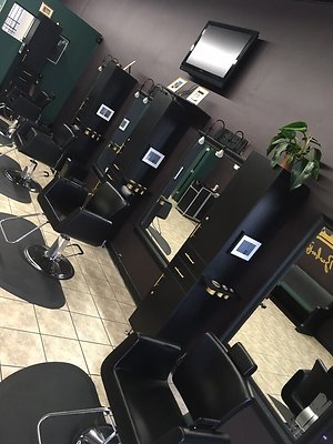 20 CrownD Barber Lounge