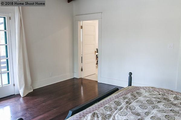 44master-bedroom-alt-reverse