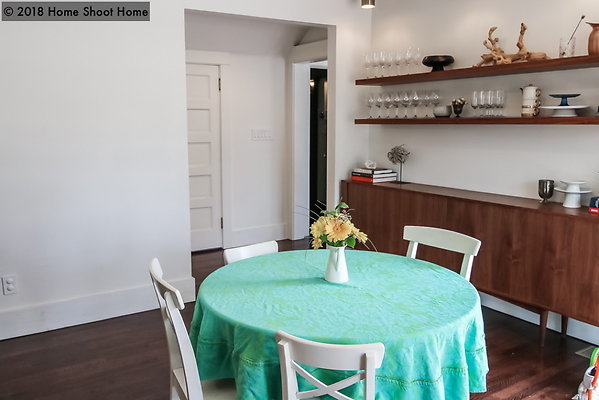 16breakfast-area-reverse