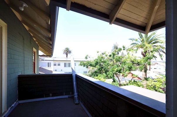 9293 balcony