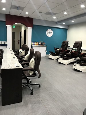 02 Nail Salon