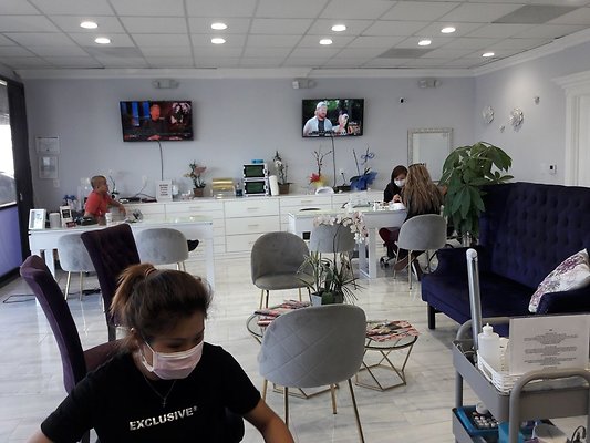 11 Nail Studio by Andrew