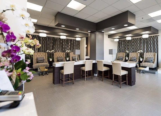 08 Hands &amp; Feet Nail Spa