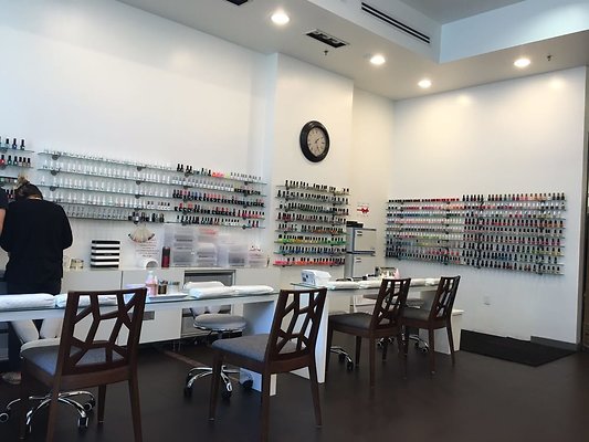 01 Coco Nail mid wilshire