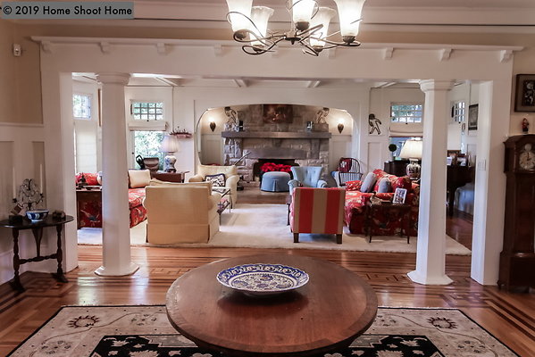 05entrance-to-living-room