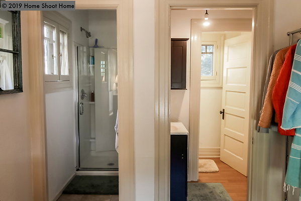 75guesthouse-alt-entrance