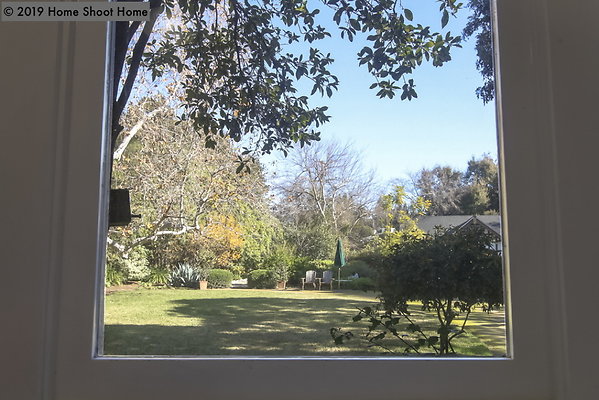 22laundry-room-to-backyard