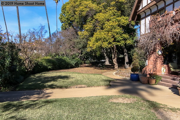 89front-lawn-side-view